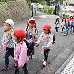 園児の登園の様子